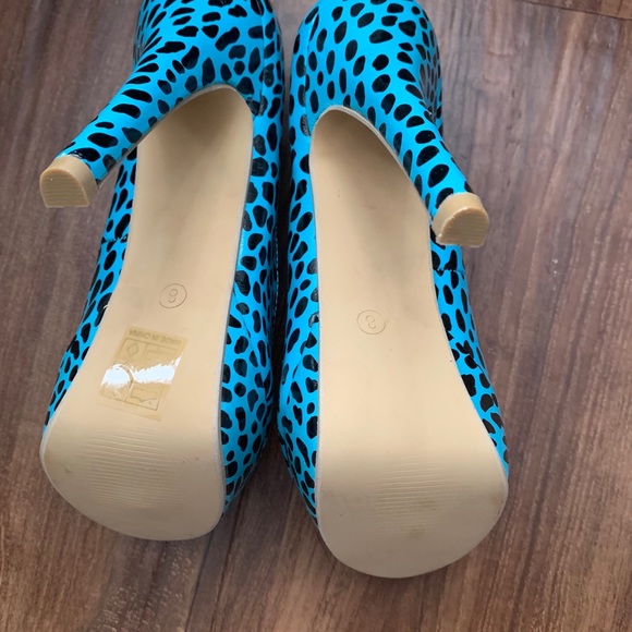 Heels - Picture 4 of 4